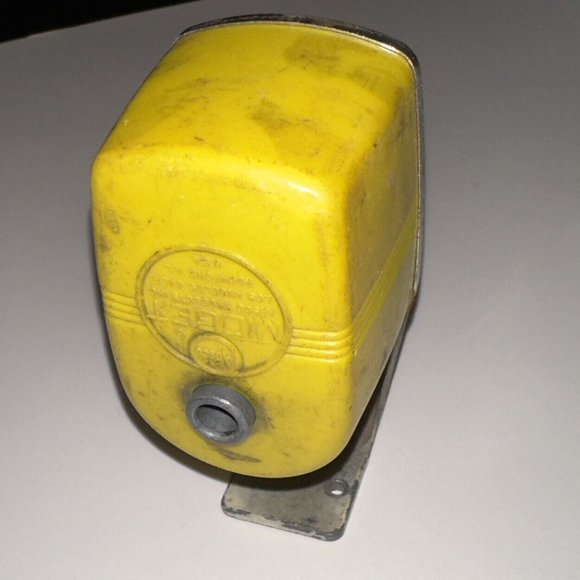 VINTAGE APSCO MIDGET BRIGHT YELLOW PENCIL SHARPENER - Picture 10 of 11